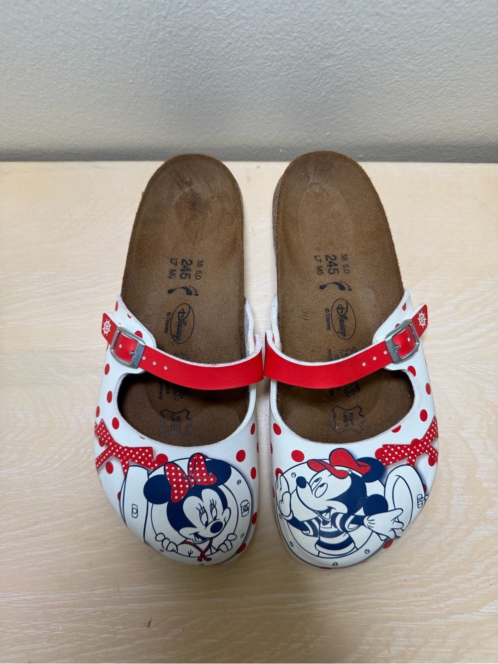 Collectors Birki's/Disney brand Maria clogs
Size: U.K 38 L 7 M 5 - Picture 3 of 7